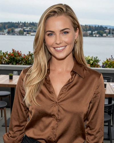 Sienna, verified LuxyMeet Seattle member at Bellevue rooftop lounge
